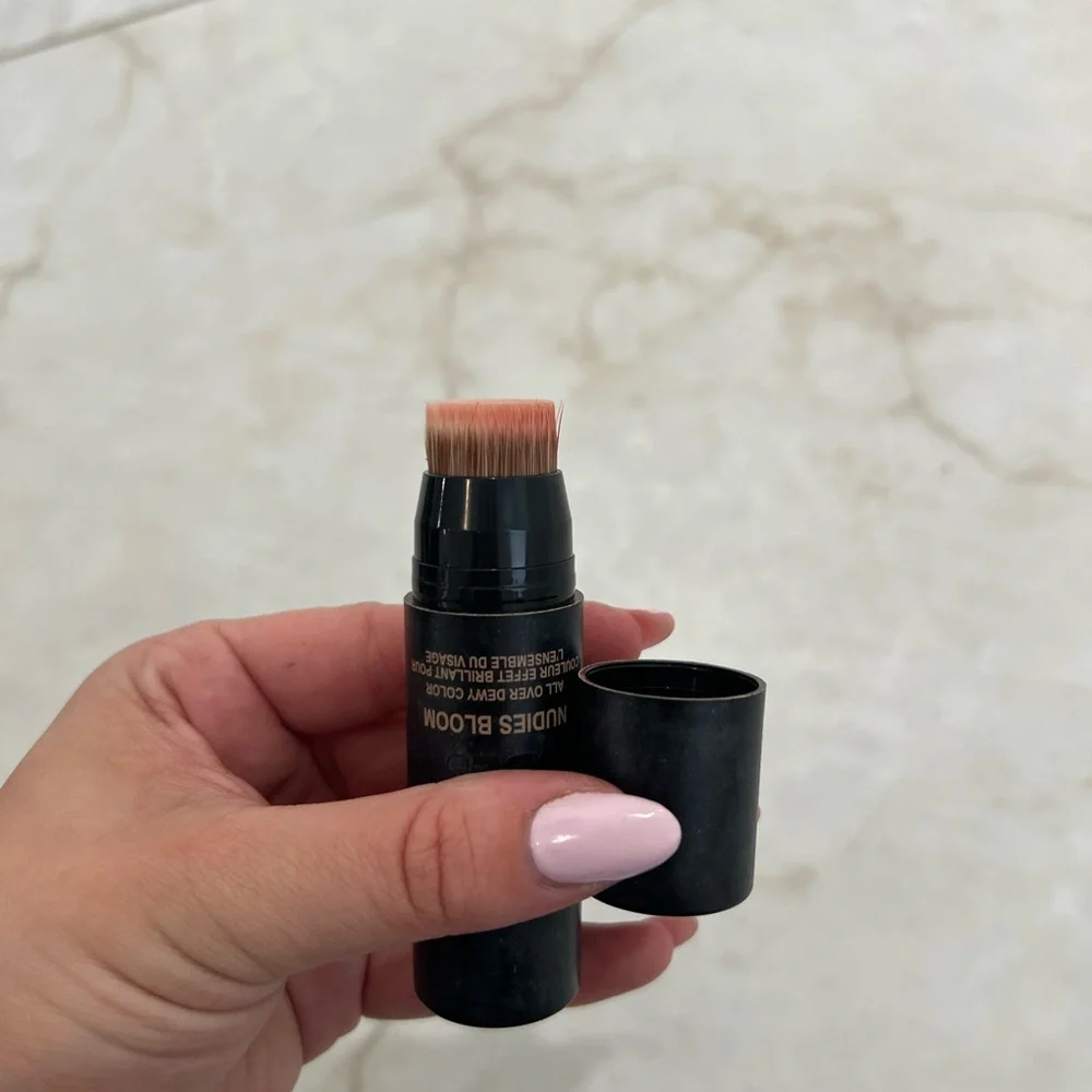 NUDESTIX Nudies Bloom All Over Dewy Color Blossom Babe